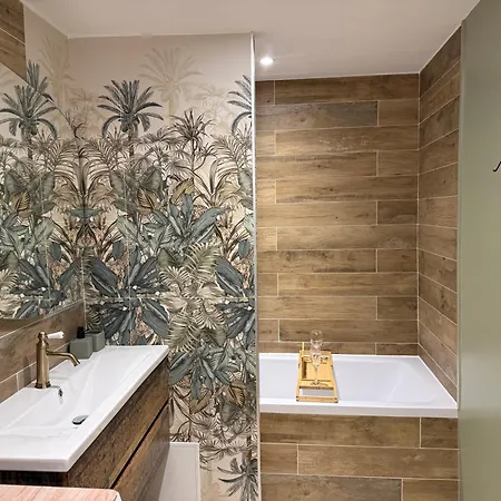 Appartement Secrète 6ème Sens ,sauna, Terrasse, Climatisation, Centre *